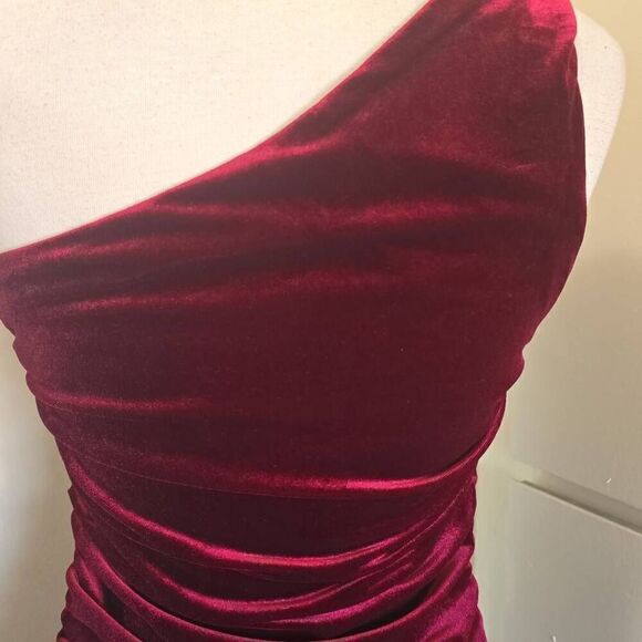 HOUSE OF HARLOW 1960 Dress Women's One Shoulder Velvet Ruched Side Garnet Nicole - Picture 5 of 9